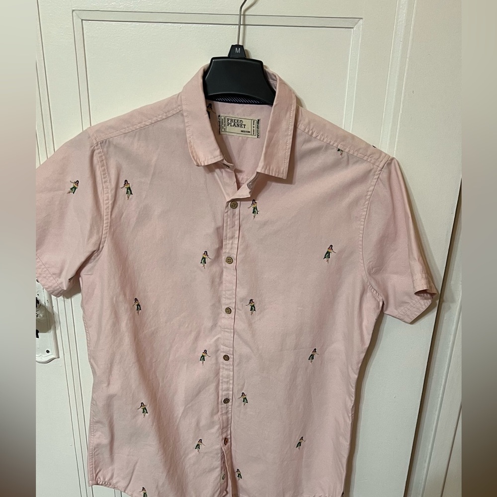 Free Planet shirt M